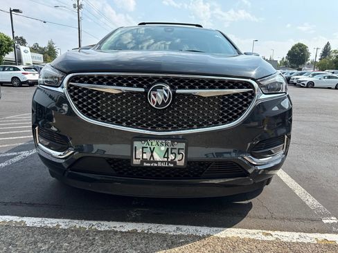 Used 2021 Buick Enclave Avenir w/ Avenir Technology Package AWD/4WD image 2