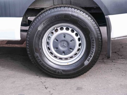 Used 2022 Mercedes-Benz Sprinter 2500 image 9