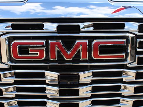 Used 2025 GMC Sierra 2500 Denali w/ Denali Reserve Package AWD/4WD image 22