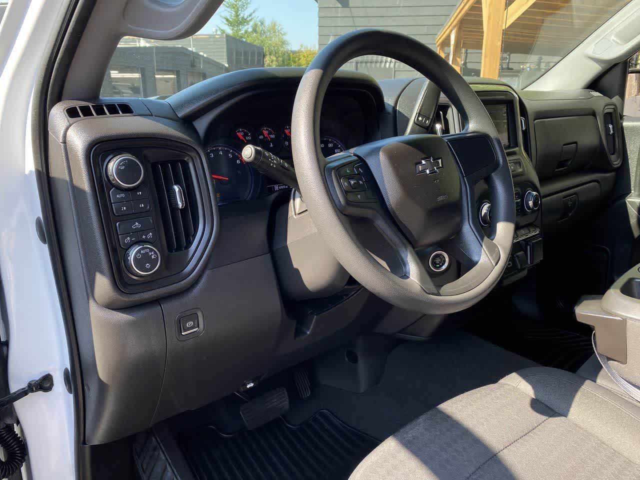 Used 2022 Chevrolet Silverado 1500 Custom Trail Boss AWD/4WD image 2