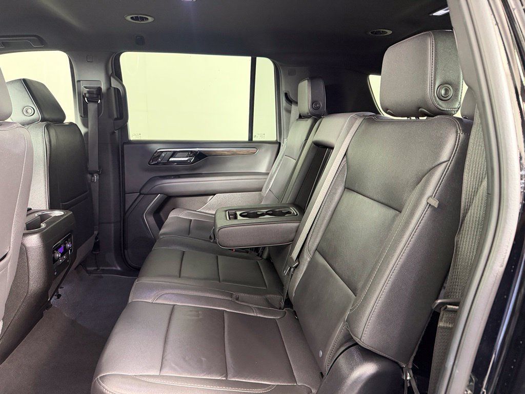 Used 2026 Chevrolet Tahoe RST w/ Comfort Package AWD/4WD image 15