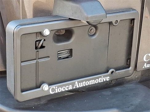 Used 2018 Jeep Wrangler Unlimited Sahara w/ Connectivity Group image 28