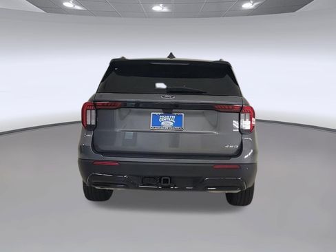 Used 2025 Ford Explorer ST-Line w/ ST-Line Street Pack AWD/4WD image 8