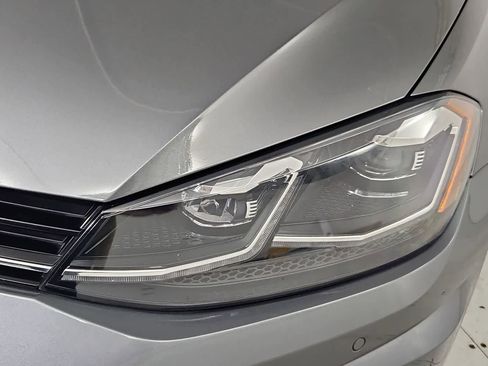 Used 2019 Volkswagen Golf R 4-Door AWD/4WD image 10