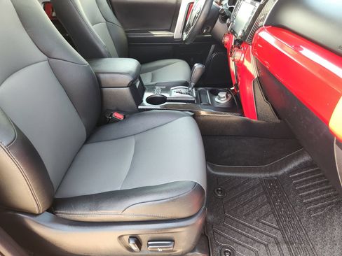 Used 2021 Toyota 4Runner SR5 Premium AWD/4WD image 17