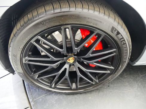 Used 2023 Porsche Macan GTS AWD/4WD image 13