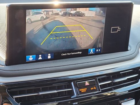 Used 2025 Acura MDX SH-AWD image 18