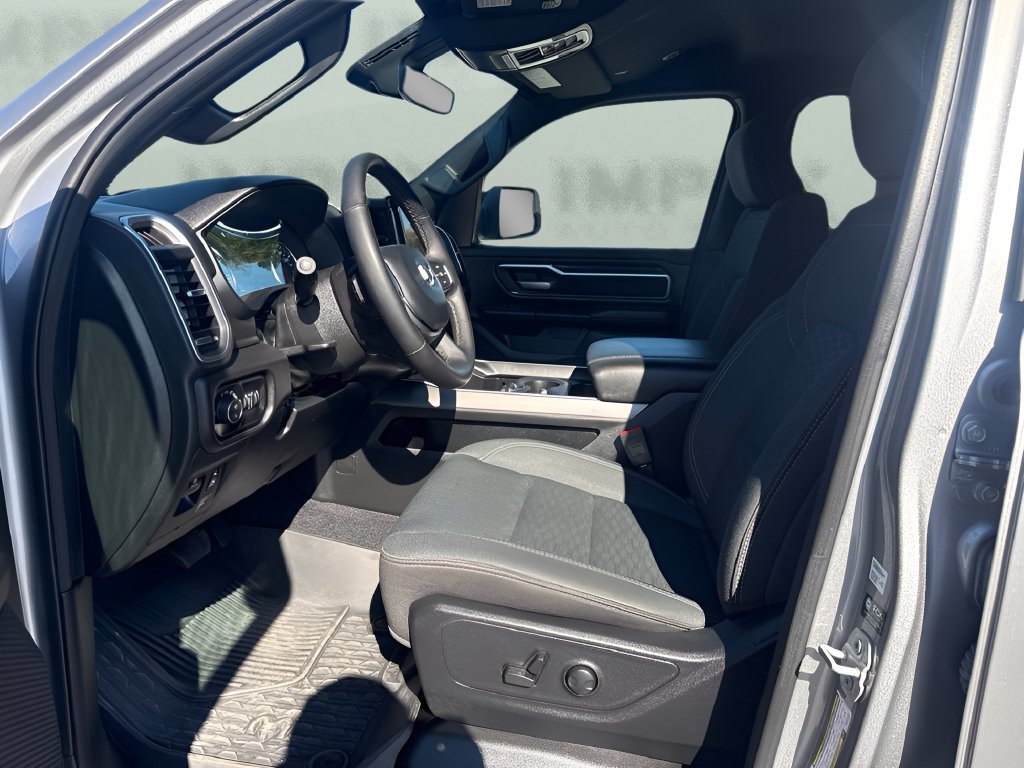 Used 2025 RAM 1500 Big Horn AWD/4WD image 9