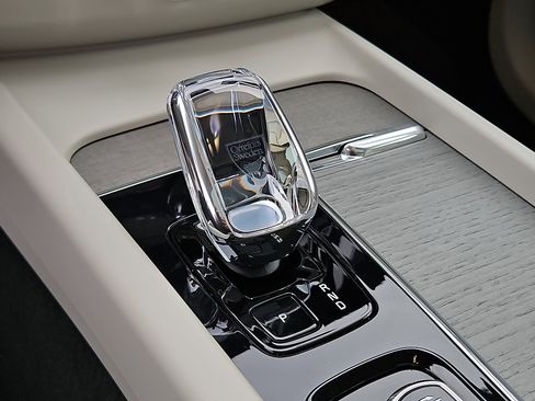 Certified 2023 Volvo XC60 B6 Ultimate image 15