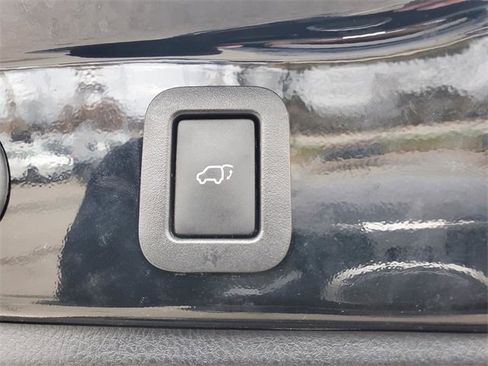 Used 2015 Toyota Highlander Limited Platinum image 38