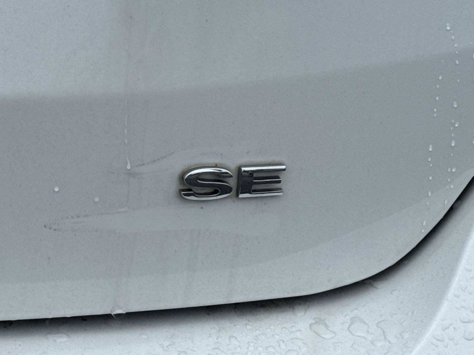 Used 2016 Ford Focus SE w/ SE Power Seat Package FWD image 18