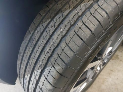 Used 2025 Cadillac XT5 Sportv w/ Technology Package image 32