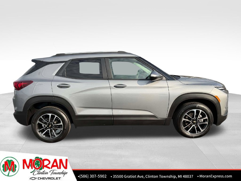 Used 2025 Chevrolet TrailBlazer LT AWD/4WD image 7