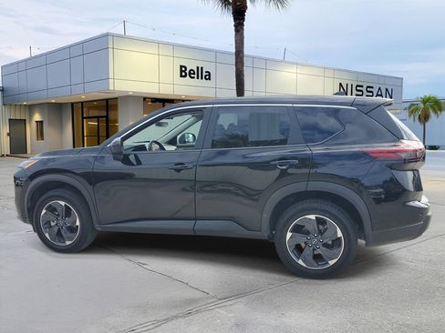 Certified 2025 Nissan Rogue SV FWD image 3