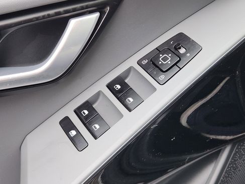 Used 2023 Kia Niro EX image 30