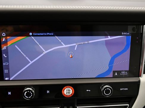 Certified 2026 Porsche Macan Turbo AWD/4WD image 31