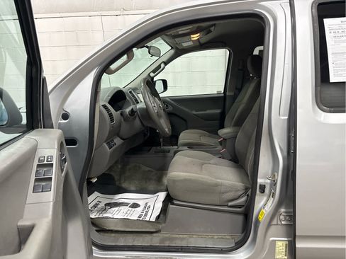 Used 2016 Nissan Frontier SV image 12