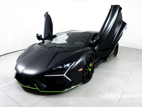 Used 2024 Lamborghini Revuelto AWD/4WD image 6