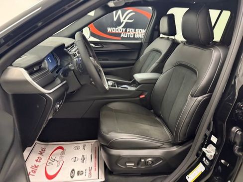 New 2025 Jeep Grand Cherokee L Altitude image 12