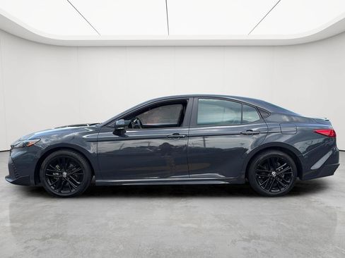 Used 2025 Toyota Camry SE FWD image 5