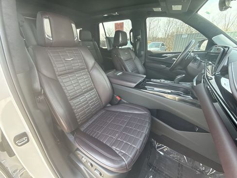 Used 2023 Cadillac Escalade V w/ Heavy-Duty Trailer Package AWD/4WD image 25