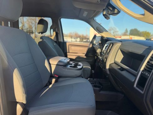 Used 2017 RAM 2500 Tradesman w/ Popular Equipment Group image 9