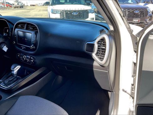Used 2024 Kia Soul LX w/ Option Group 015 image 18