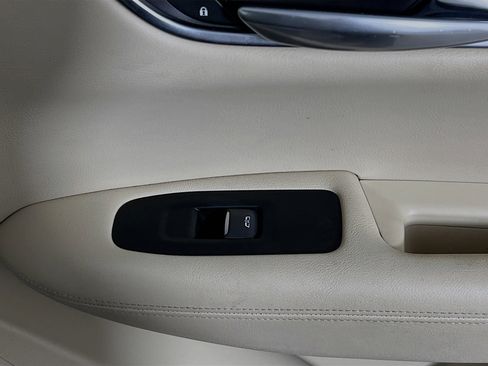 Used 2017 Cadillac XT5 FWD image 30