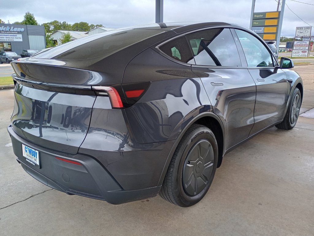 Used 2026 Tesla Model Y Long Range RWD image 6
