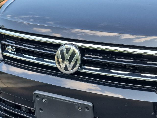 Used 2021 Volkswagen Tiguan SE R-Line AWD/4WD image 24