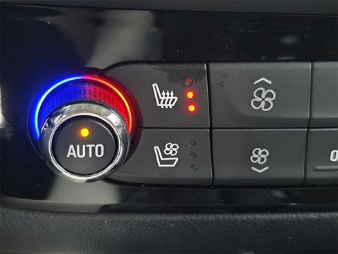 Used 2019 Buick Enclave Premium w/ Experience Buick Package image 35