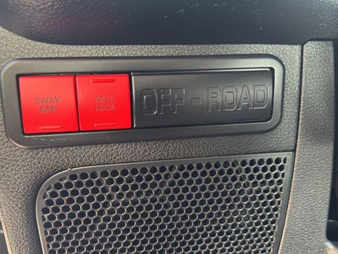 Used 2017 Jeep Wrangler Unlimited Rubicon image 4