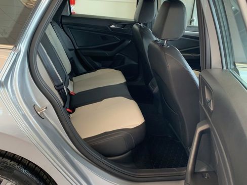 Used 2020 Volkswagen Jetta R-Line image 18