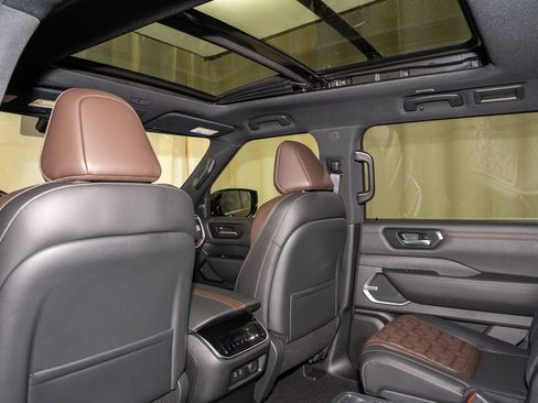 New 2026 Nissan Armada Platinum image 10