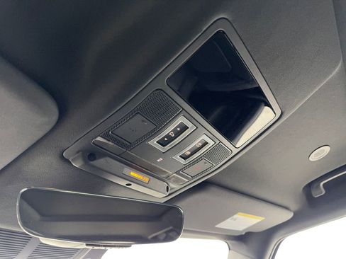 Used 2025 Land Rover Defender 110 S image 73