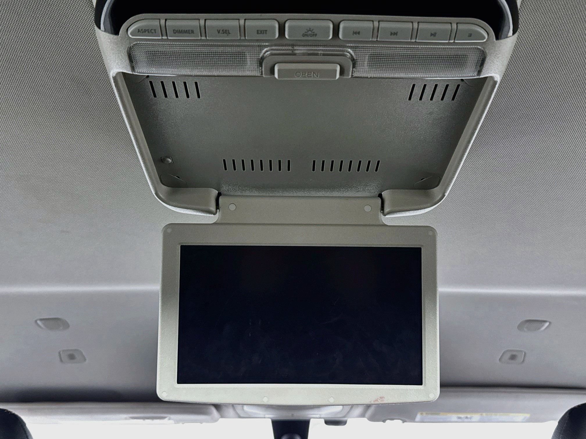 Used 2018 Chrysler Pacifica Touring-L FWD image 24