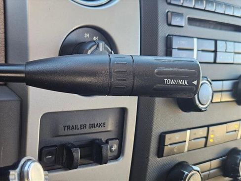 Used 2010 Ford F150 XLT image 11