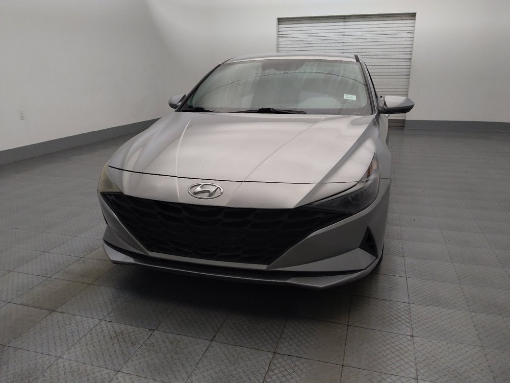Used 2021 Hyundai Elantra SE FWD image 15