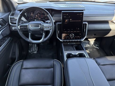 Used 2025 GMC Acadia Denali w/ Super Cruise Package FWD image 2