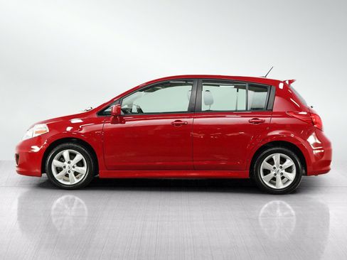 Used 2011 Nissan Versa Hatchback w/ Premium Pkg FWD image 2