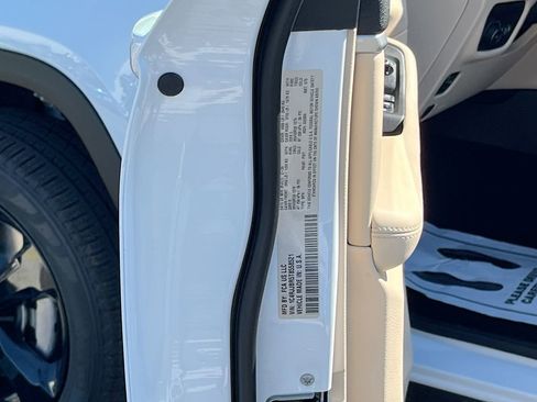 New 2026 Jeep Grand Cherokee L Limited image 29