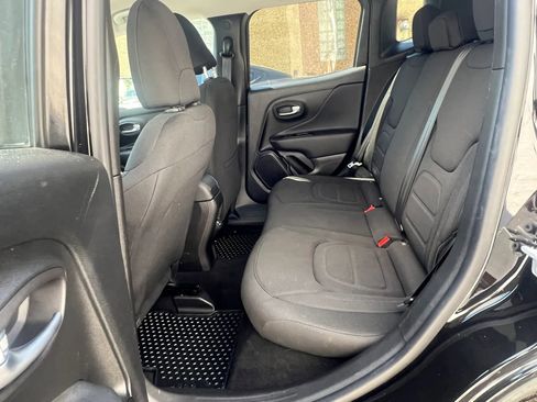 Used 2022 Jeep Renegade Latitude AWD/4WD image 27