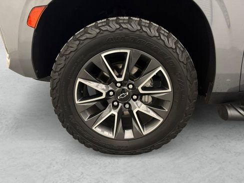 Used 2022 Chevrolet Tahoe Z71 w/ Luxury Package image 23