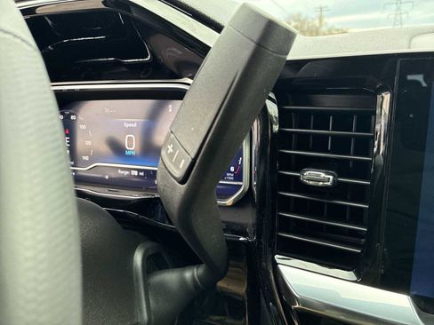 Used 2025 Chevrolet Silverado 1500 LT image 16