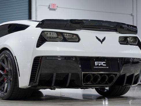 Used 2016 Chevrolet Corvette Z06 w/ 3LZ Preferred Equipment Group image 14