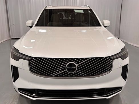 New 2026 Volvo XC90 B6 Ultra w/ Protection Package image 3