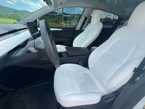 Used 2023 Tesla Model Y Long Range AWD/4WD image 23