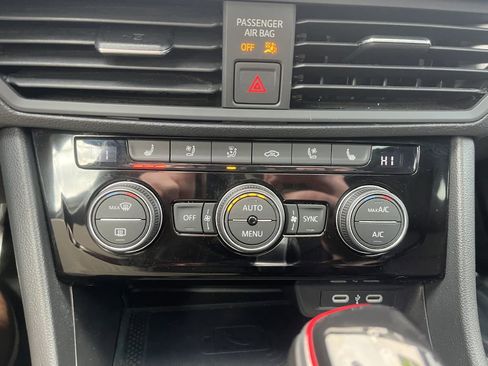 Used 2023 Volkswagen Jetta GLI Autobahn image 27