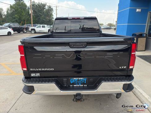 Used 2024 Chevrolet Silverado 2500 LTZ w/ LTZ Convenience Package image 6