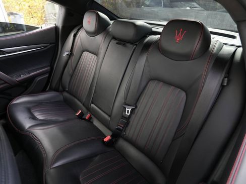 Used 2021 Maserati Ghibli S image 25